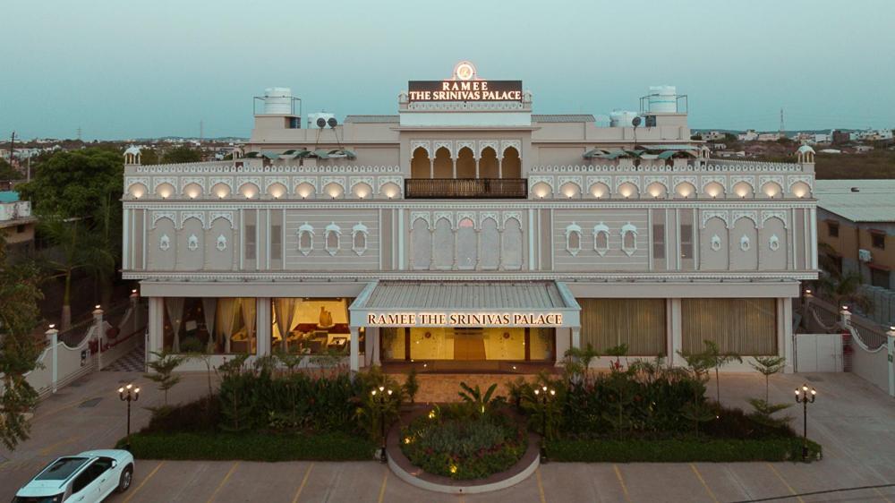 Ramee The Srinivas Palace Бгудж Екстер'єр фото